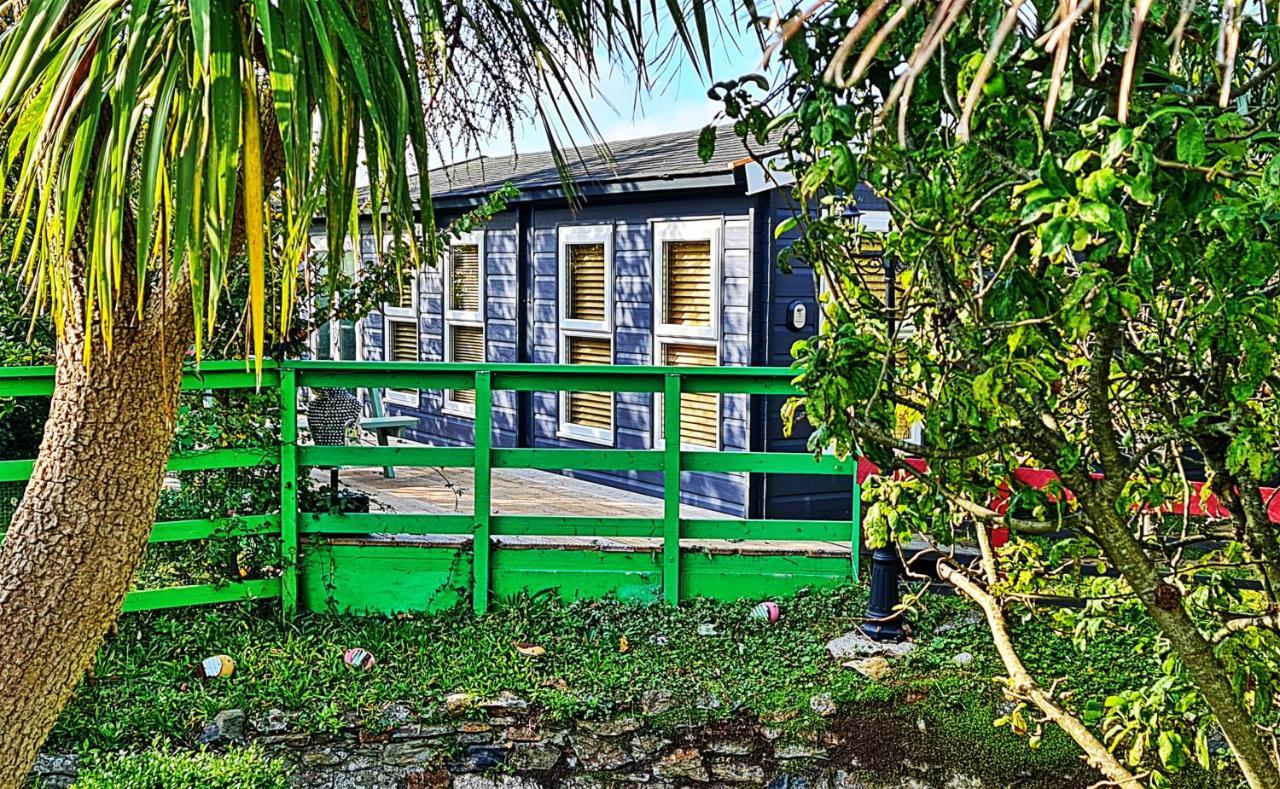 Palm Cottage レッドラス エクステリア 写真