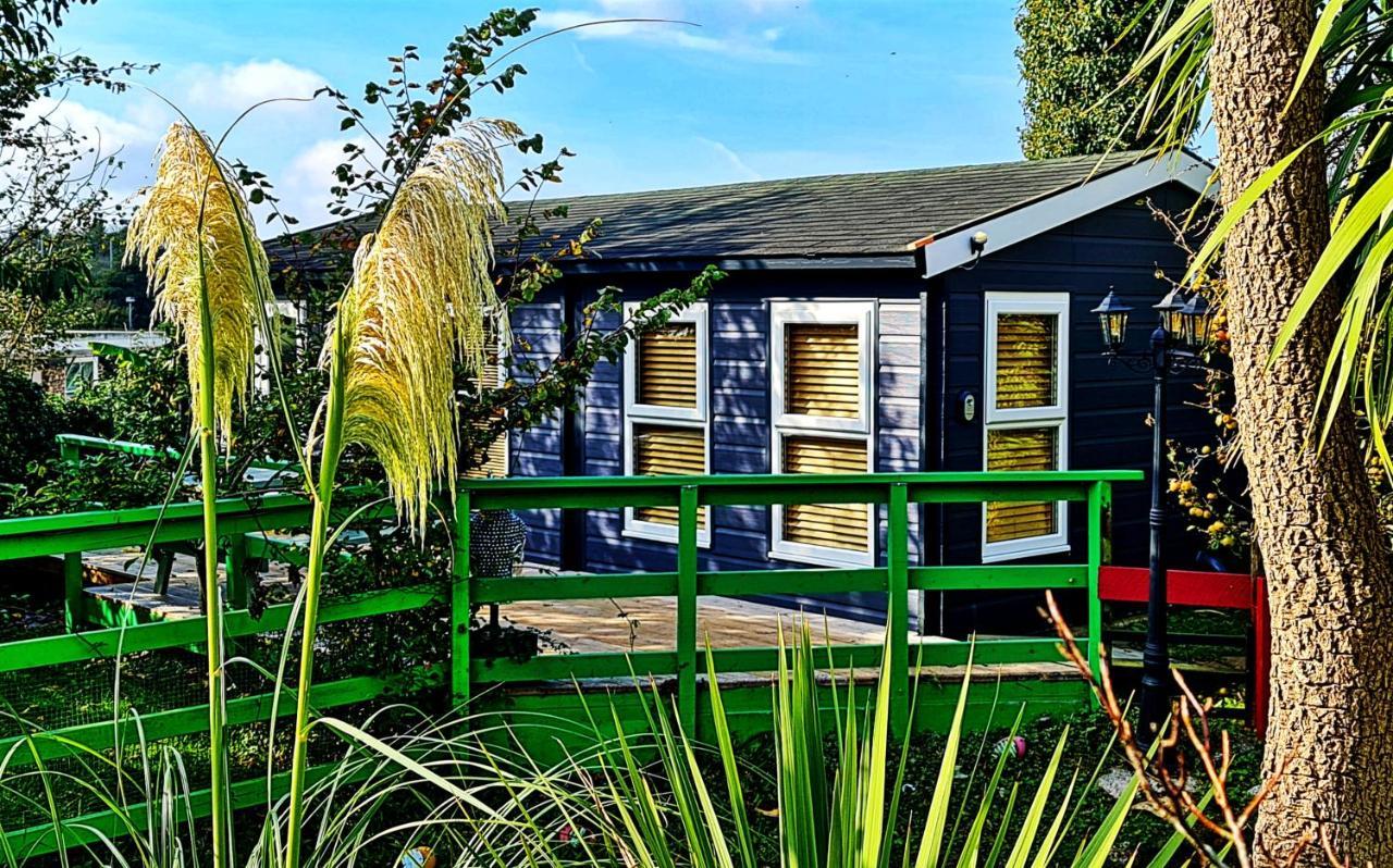 Palm Cottage レッドラス エクステリア 写真